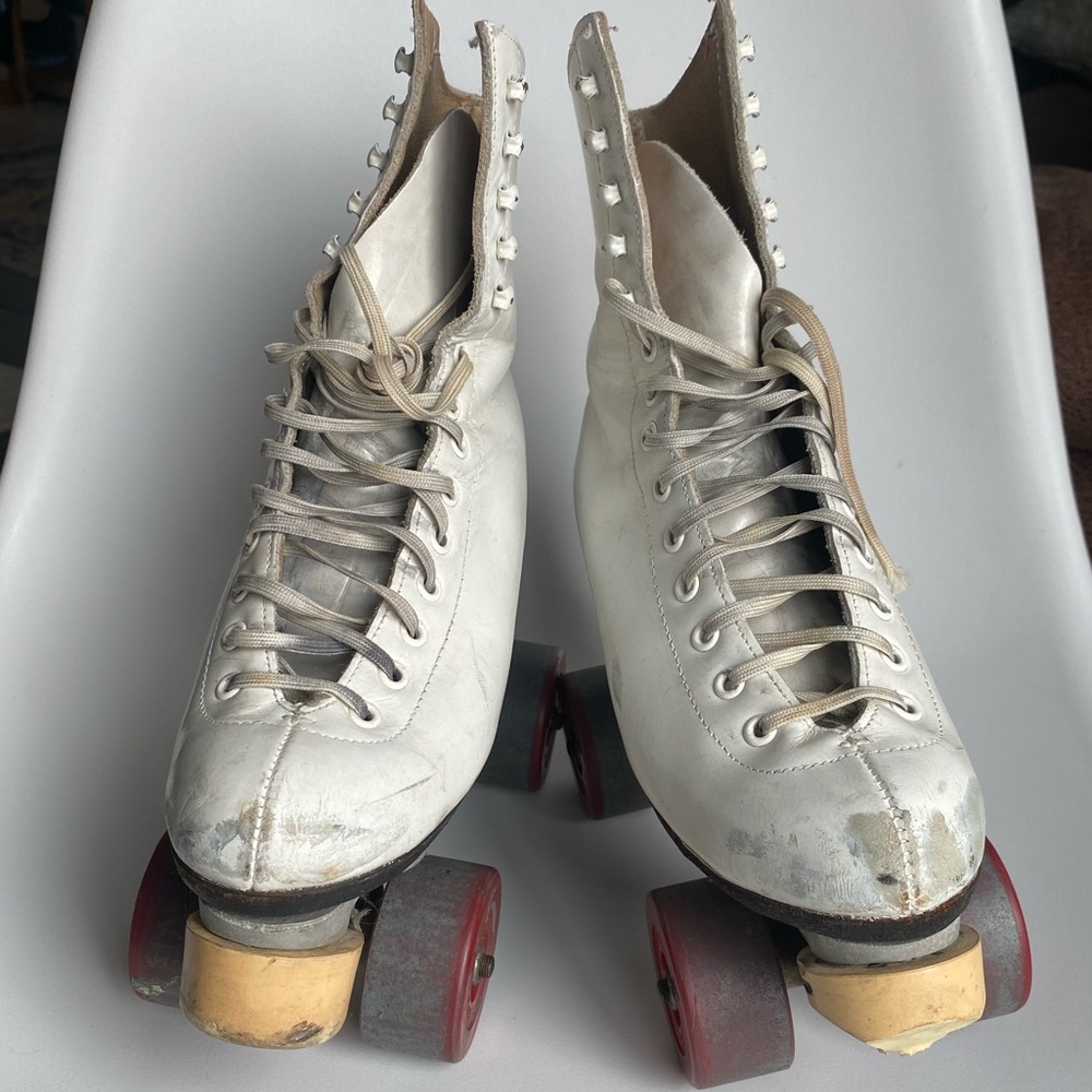 Riedell Vintage White Leather Quad Roller Skates with Red Wheels. Used/vintage. - Picture 14 of 16